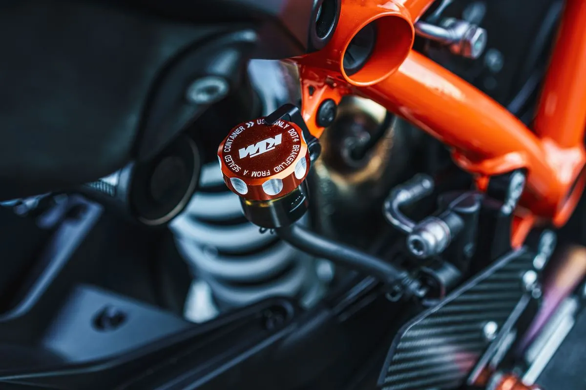 Brake fluid reservoir cap - image 1