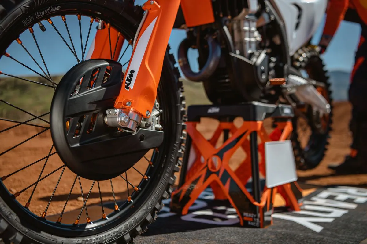 Brake disc guard - image 1