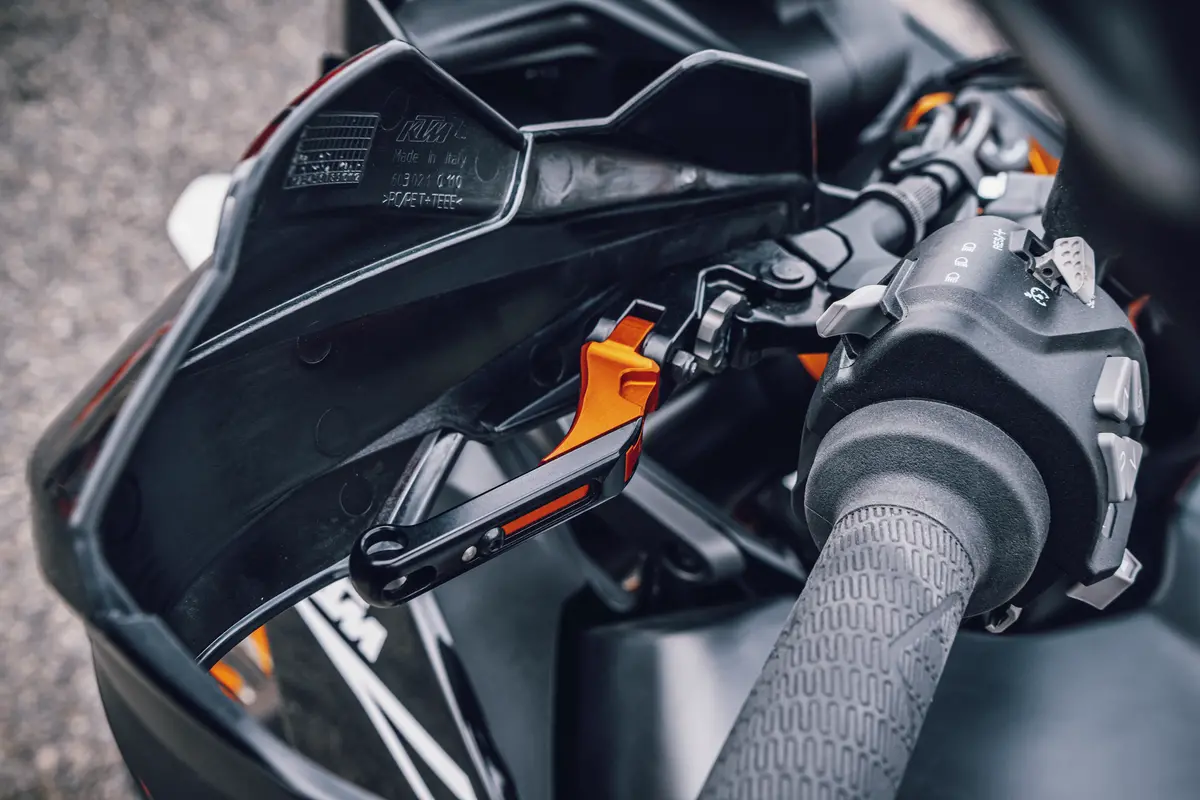 Clutch lever - image 1