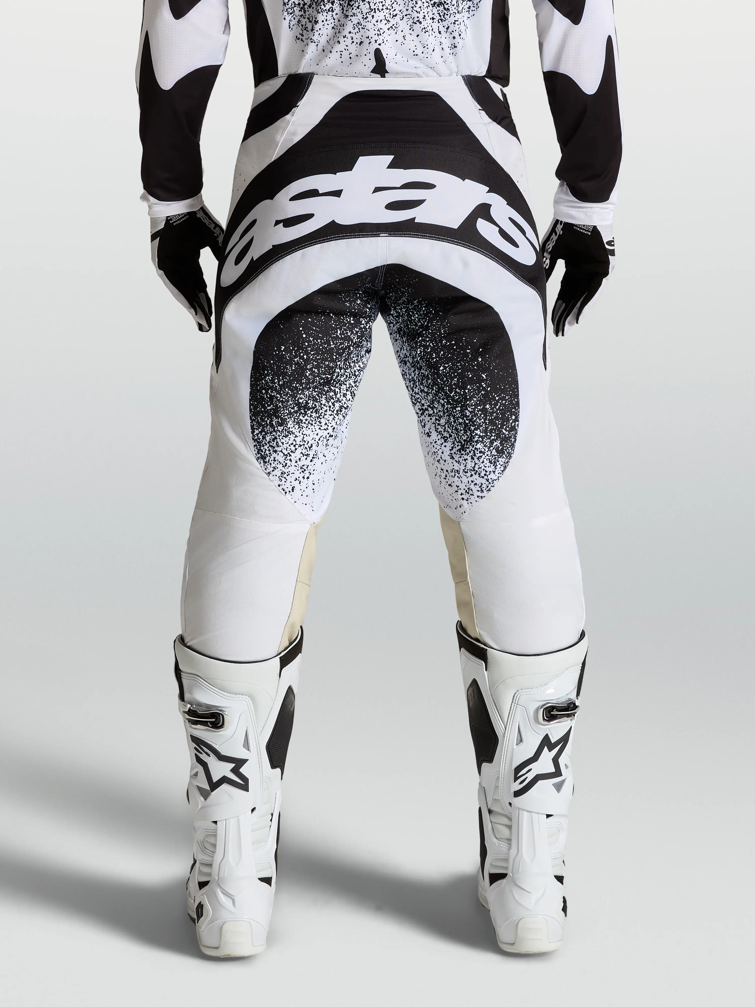 2027 Techstar Swan Pants - image 2