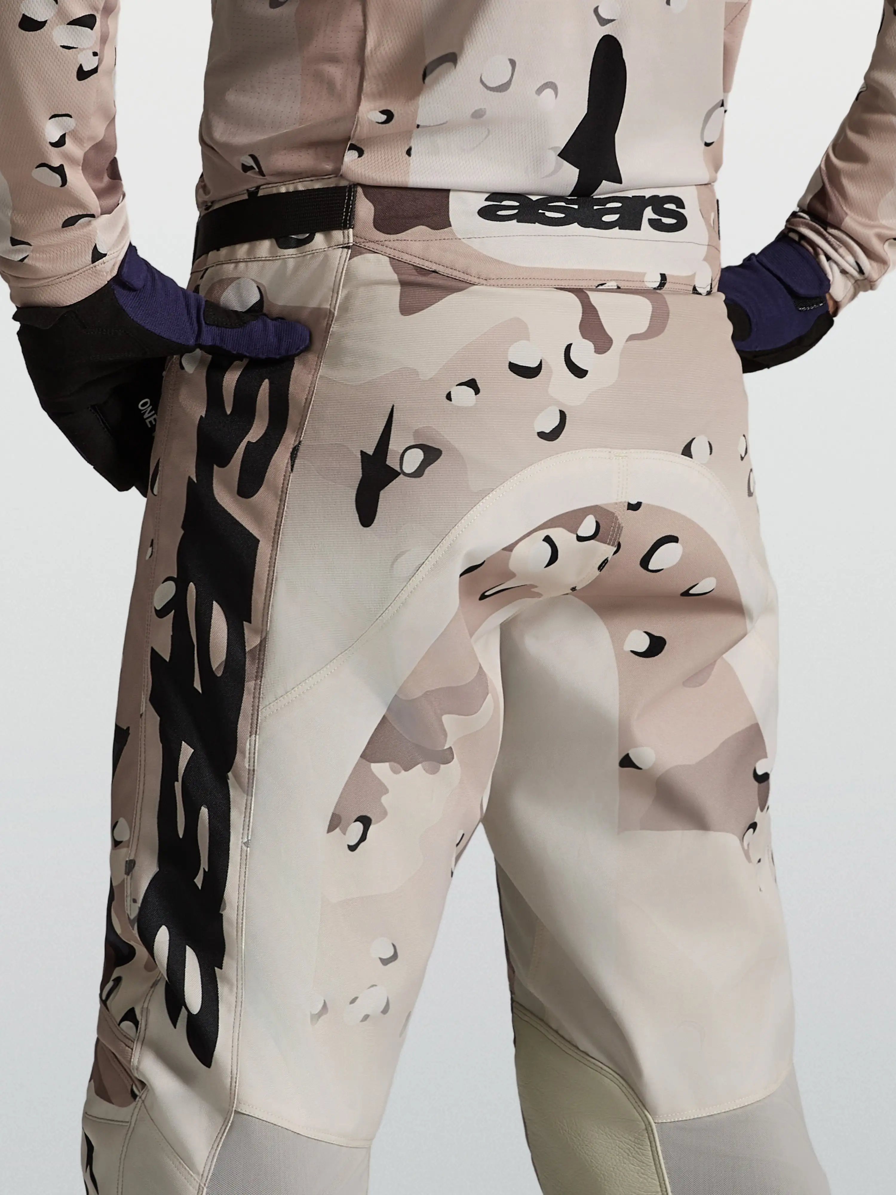 2027 Racer Lone Pants - image 3
