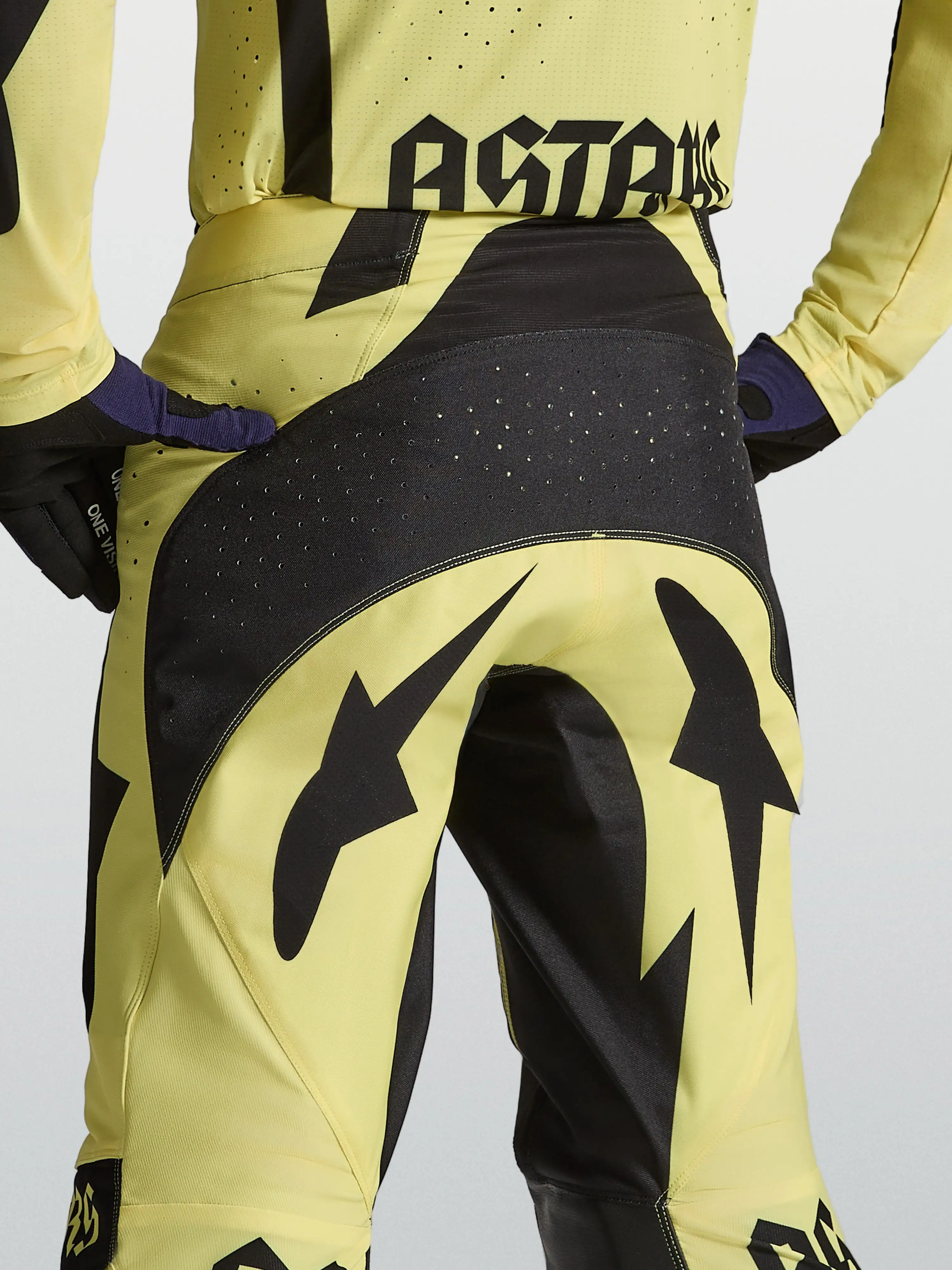 2027 Techstar Atrox Pants - image 3