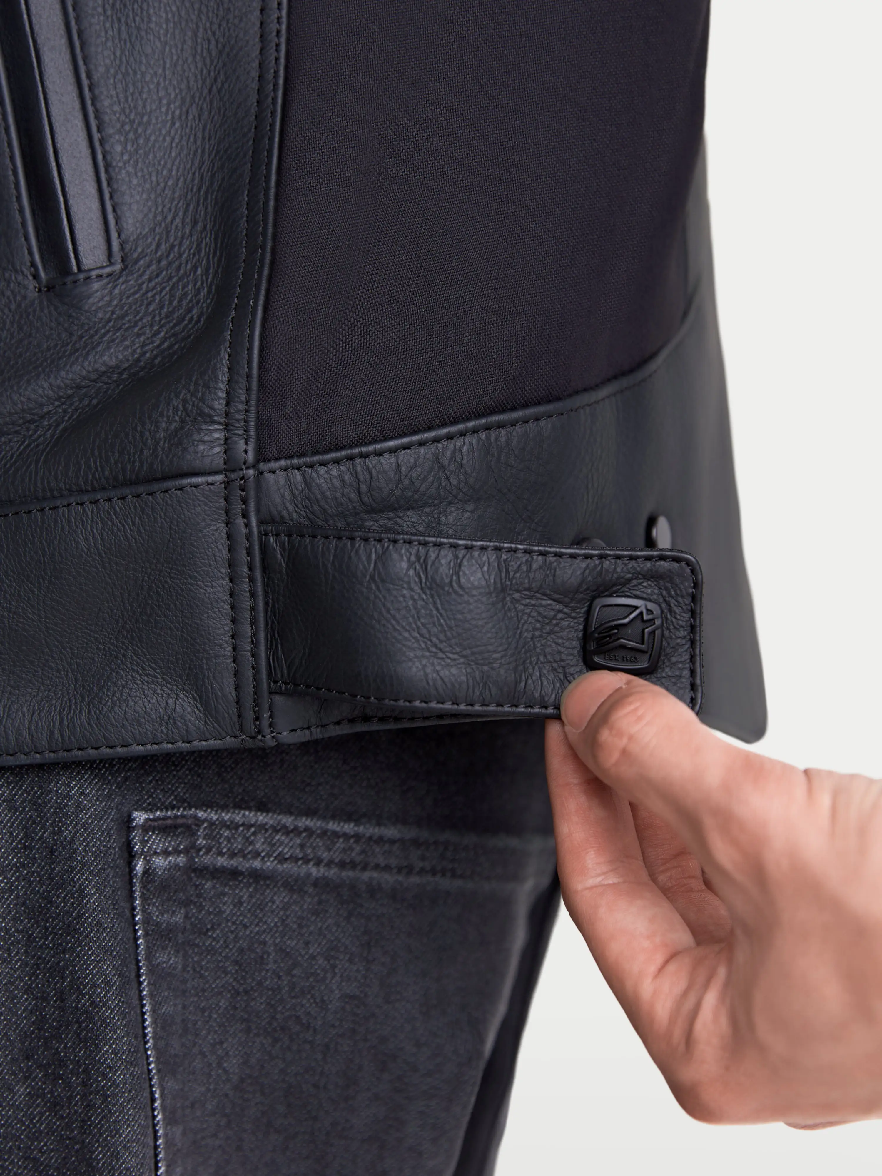 Maver-X Leather Jacket - image 7