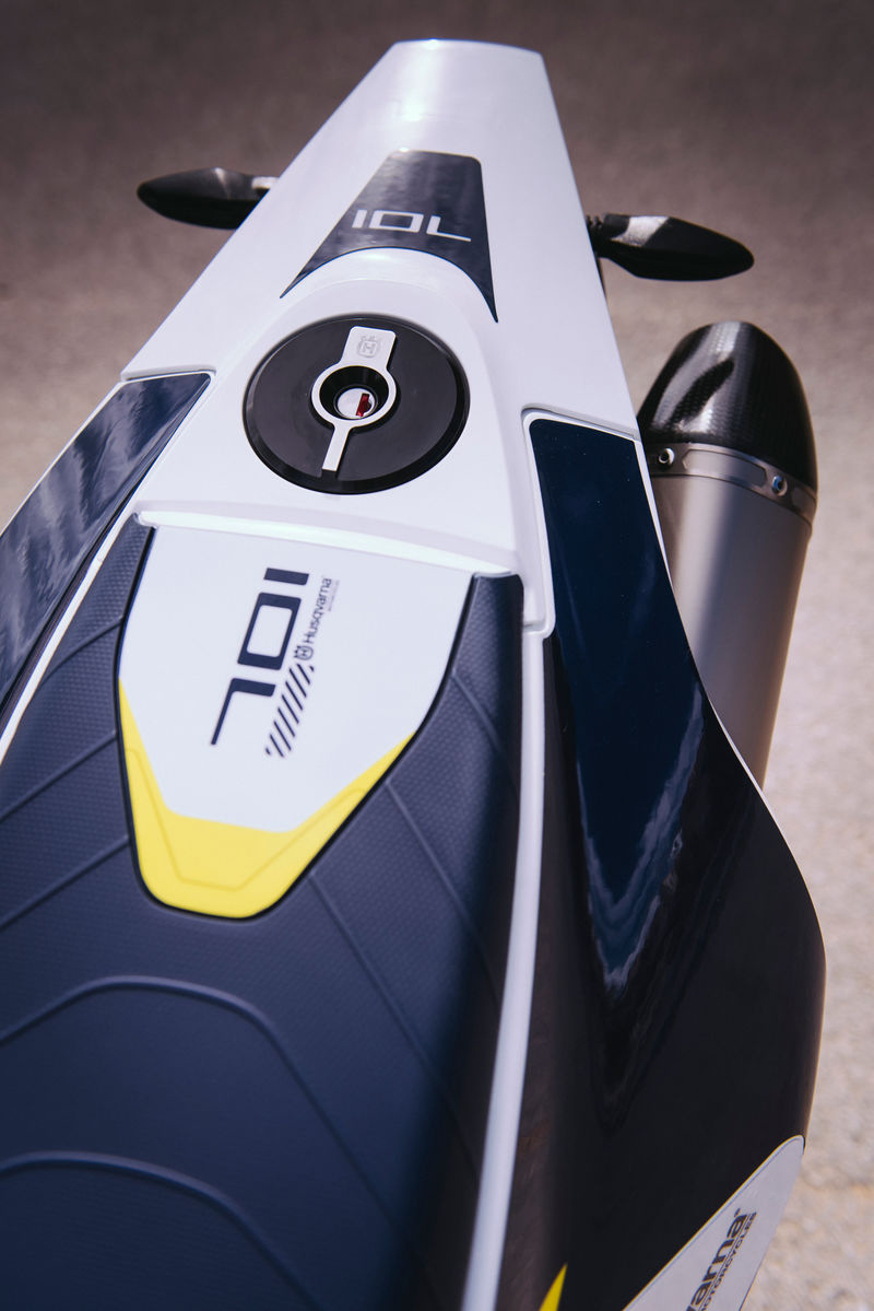 Factory fuel cap - image 2