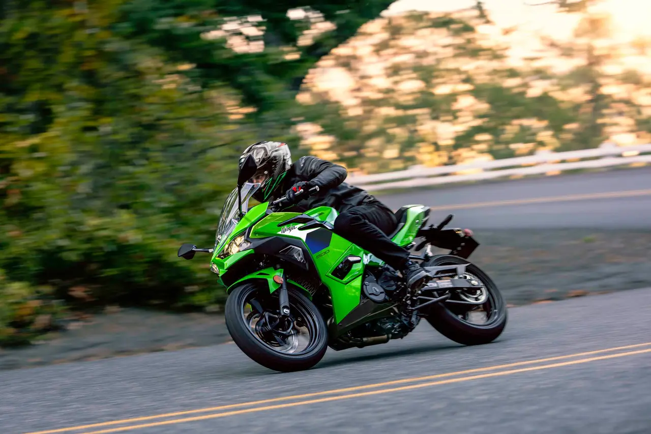 Superb Ride Comfort And Wind Protection Superb Ride Comfort And Wind Protection